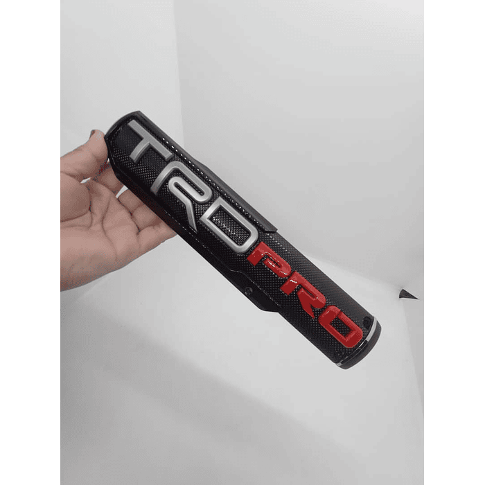 Emblema insignia 3D TRD PRO etiqueta pegatina para uso lateral, guarda barro, parrilla y maletero color negro letra gris y rojo 1