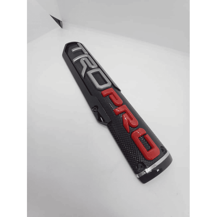 Emblema insignia 3D TRD PRO etiqueta pegatina para uso lateral, guarda barro, parrilla y maletero color negro letra gris y rojo 9