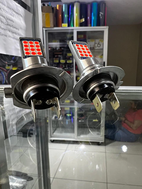 Par de ampolletas Led Modelo h7 4800 lúmenes 12 Voltios