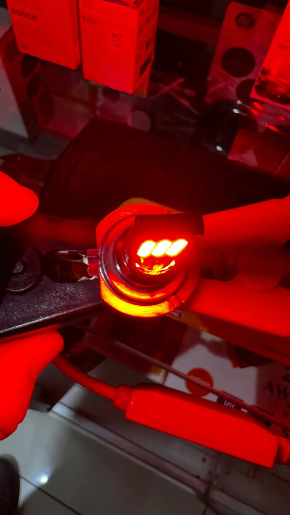 Par de ampolletas Led Modelo h7 4800 lúmenes 12 Voltios 8