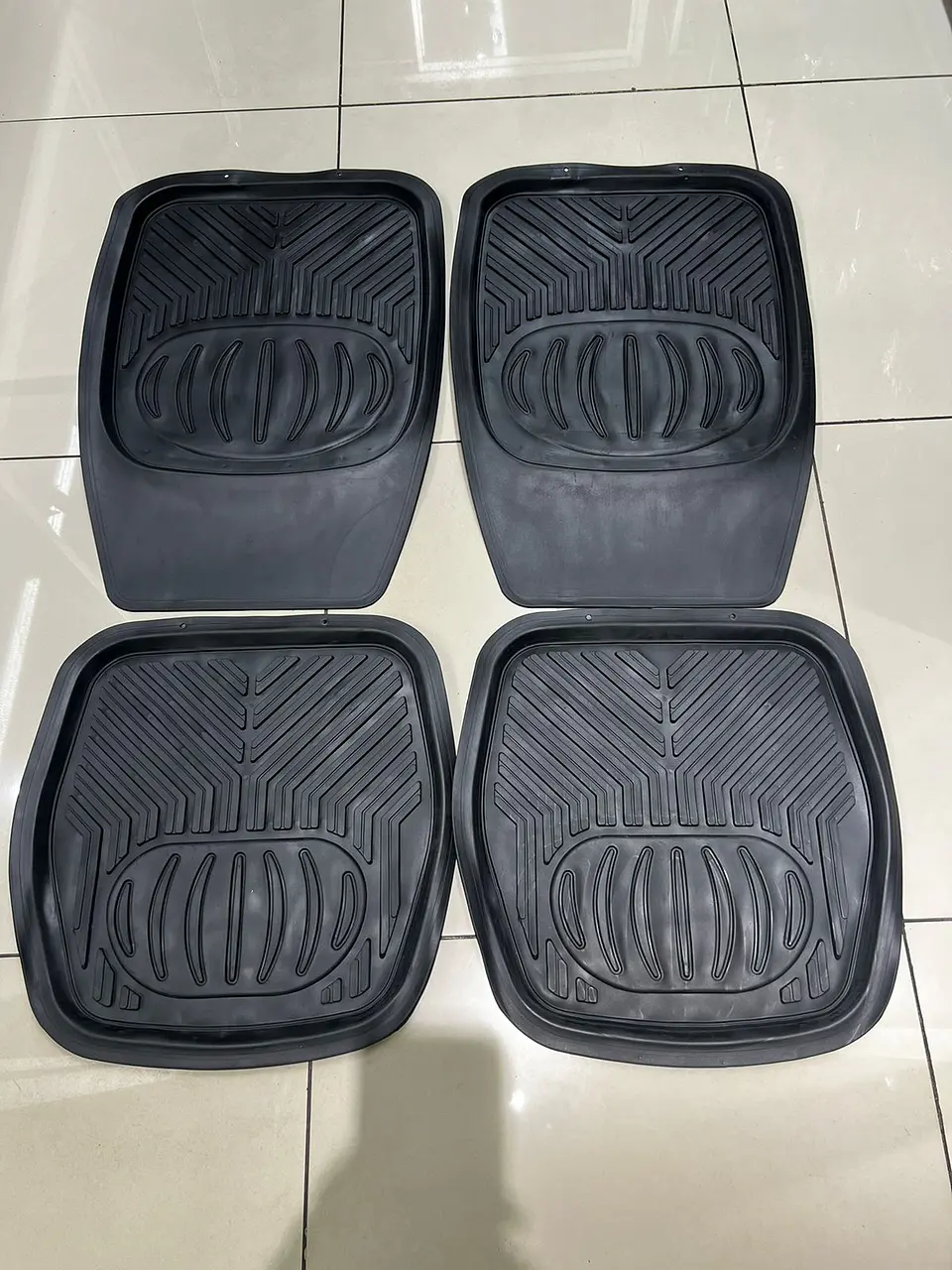 Alfombras tapetes pisos de auto bandeja goma negro 2