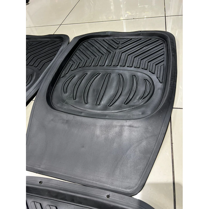 Pisos Alfombras Universal 4 Piezas tipo Bandeja antiderrame  4