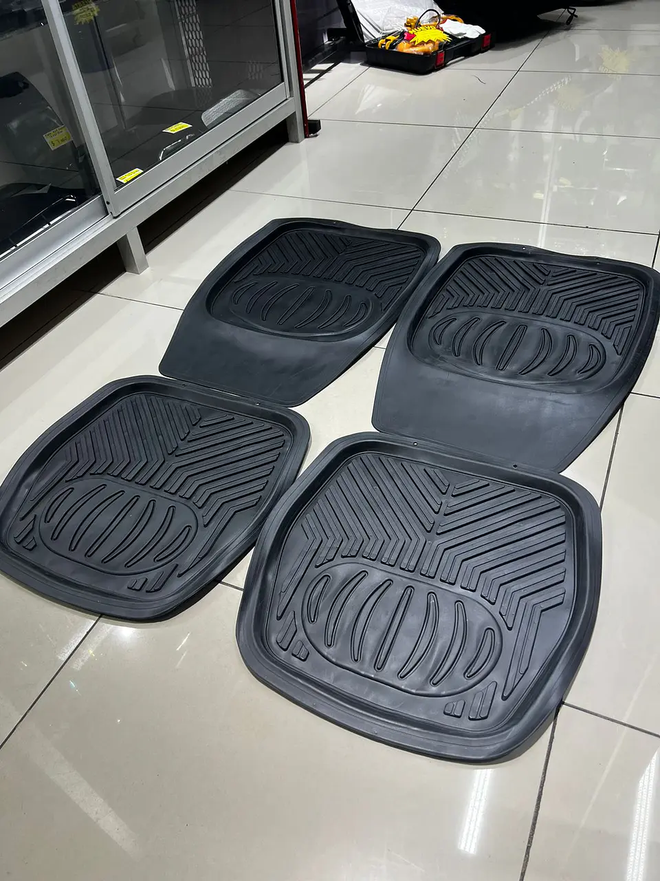 Alfombras tapetes pisos de auto bandeja goma negro 5