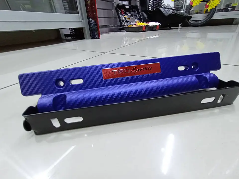 Porta placa patente fibra de carbono - azul TRD 3