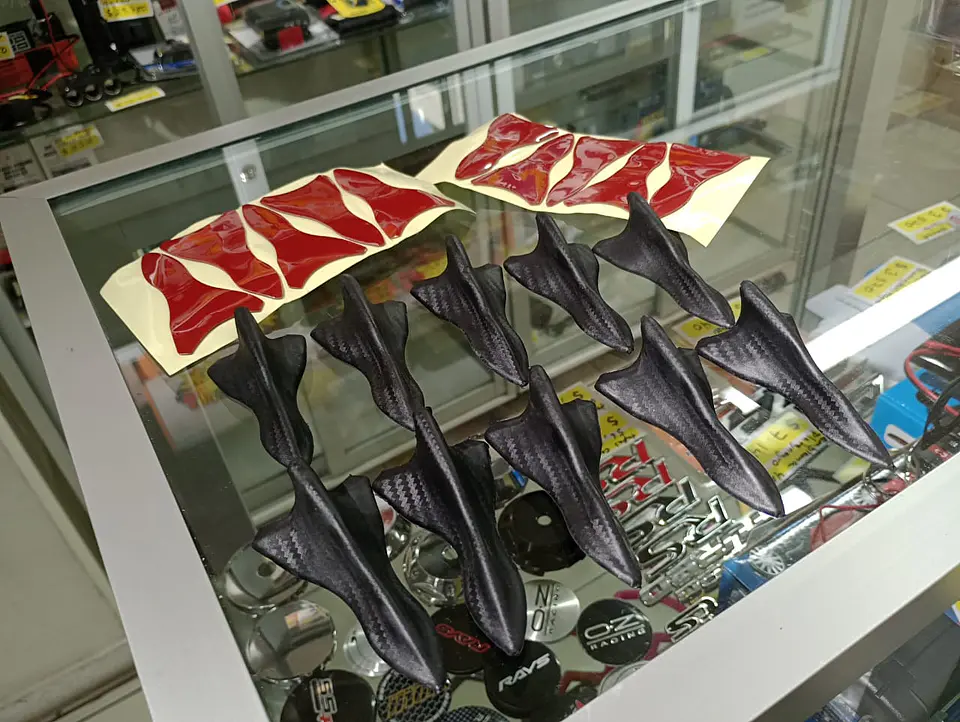 Kit X10 mini aletas de tiburón adhesivos, difusores de techo carbono 14