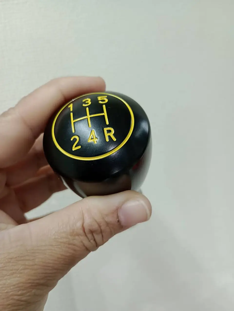 Pomo perilla metálico aluminio, 5 vel. reversa 6ta - Negro 8