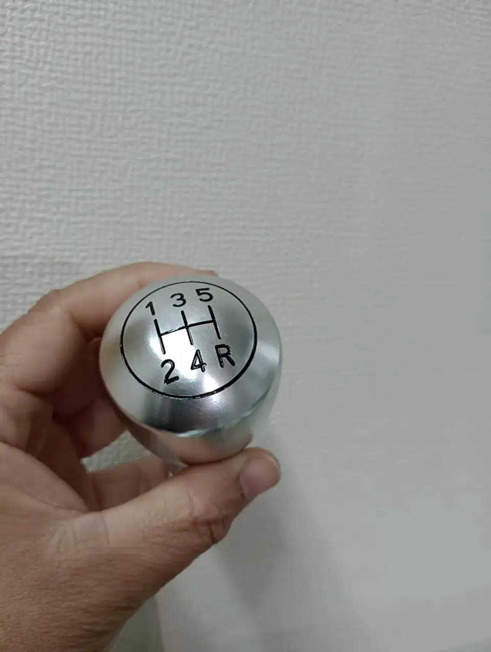 Pomo perilla metálico aluminio, 5 vel. reversa 6ta - Plata 1