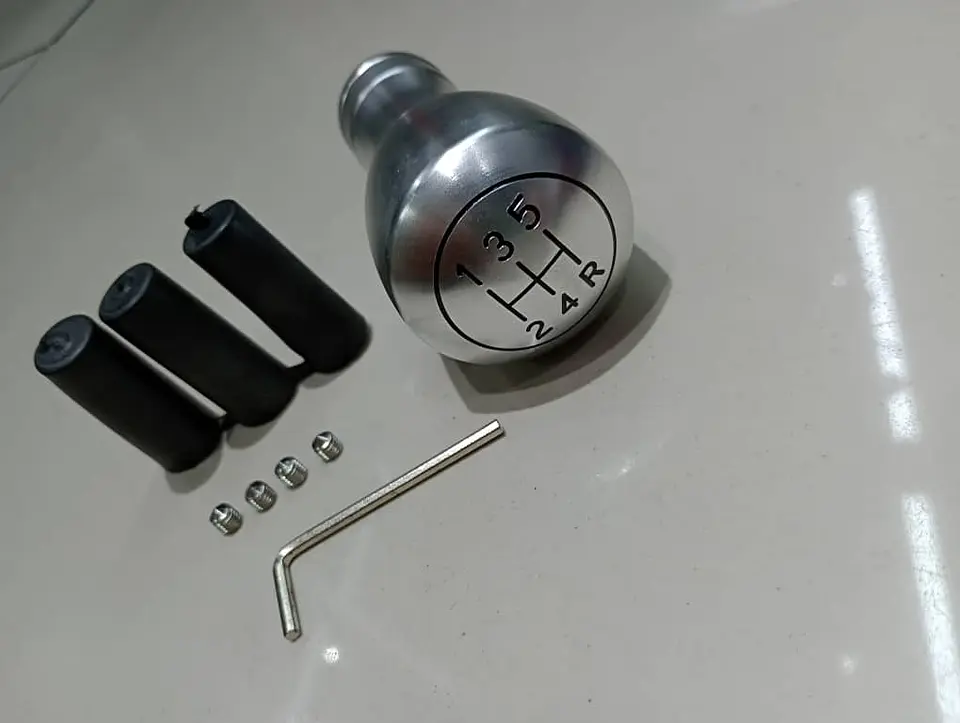 Pomo perilla metálico aluminio, 5 vel. reversa 6ta - Plata 7