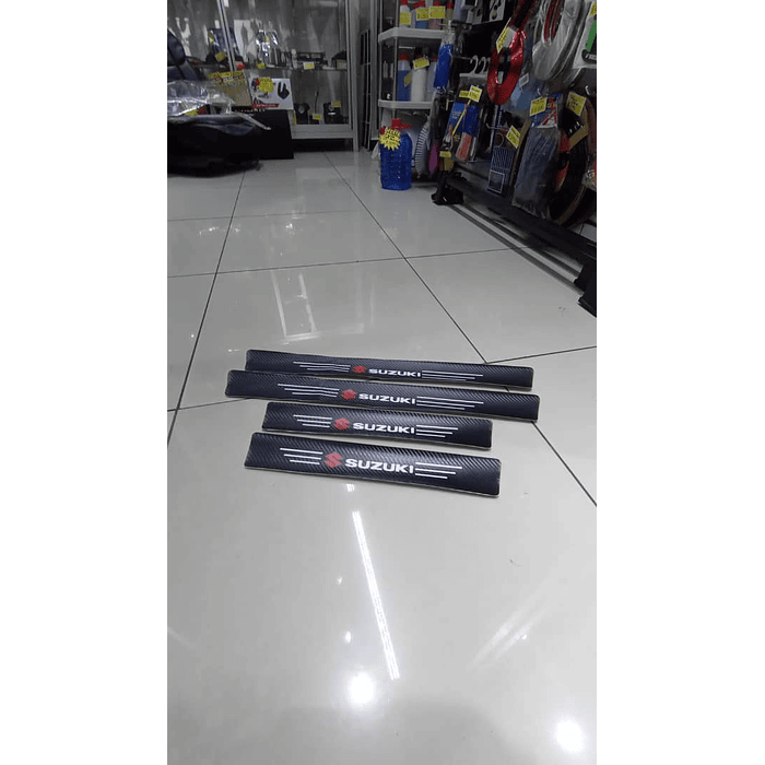 Set De 4 zócalos Para Las Cuatro Puertas del auto Suzuki  5