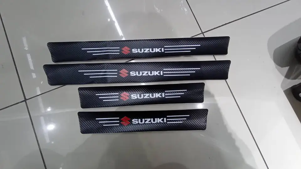Set De 4 zócalos Para Las Cuatro Puertas del auto Suzuki 9
