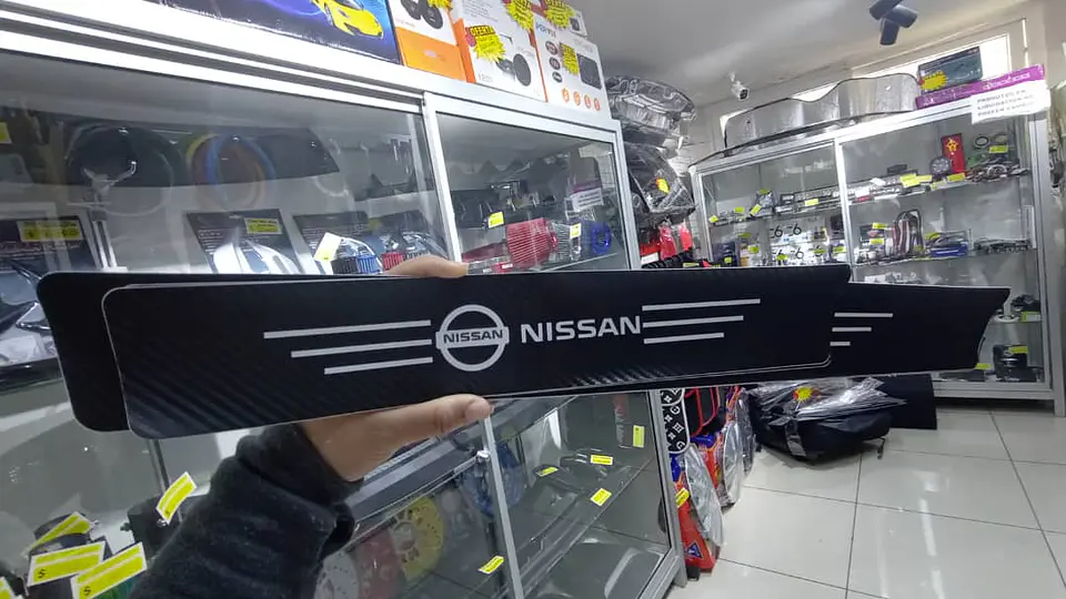 Set De 4 zócalos Para Las Cuatro Puertas del auto Nissan 2