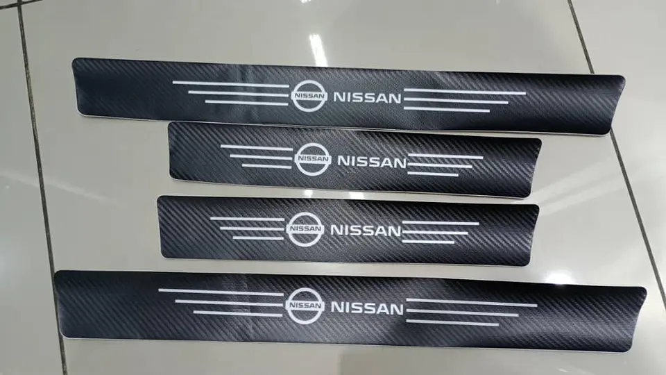 Set De 4 zócalos Para Las Cuatro Puertas del auto Nissan 8