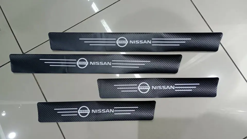 Set De 4 zócalos Para Las Cuatro Puertas del auto Nissan 9