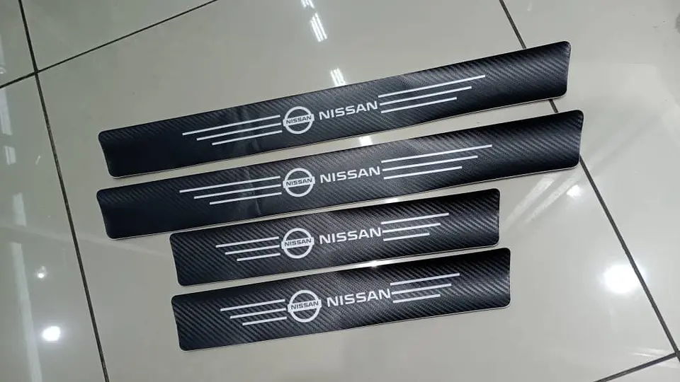 Set De 4 zócalos Para Las Cuatro Puertas del auto Nissan 10