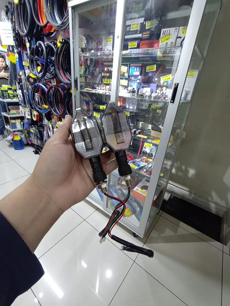 X2 Set Luz intermitente ideal para moto, modelo Duo Color, Disponible 9