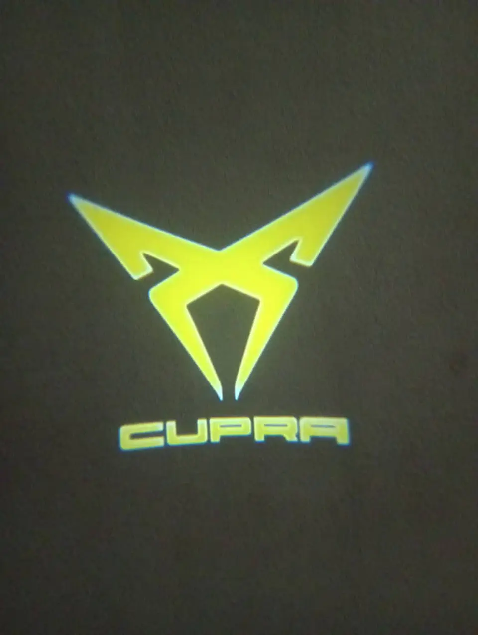 X2 luces LED cortesía para puertas - Cupra logo amarillo 3