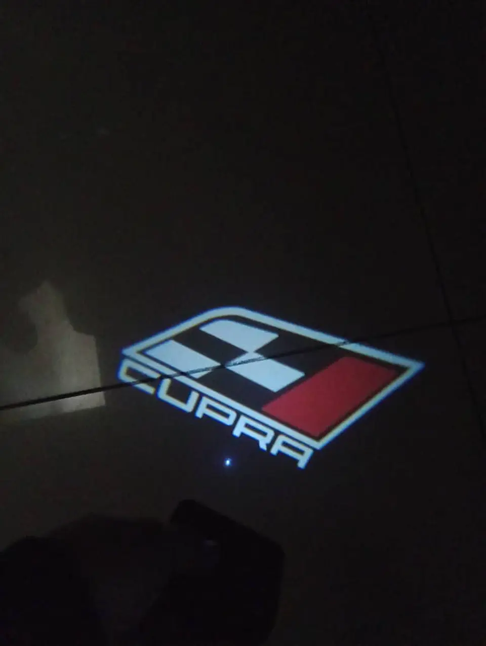 X2 luces LED cortesía puertas (a batería triple A) - Cupra 1