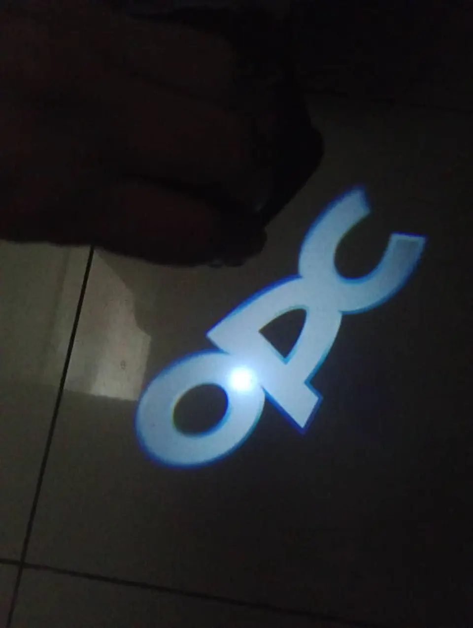 X2 luces LED cortesía puertas (a batería triple A) - OPC 2