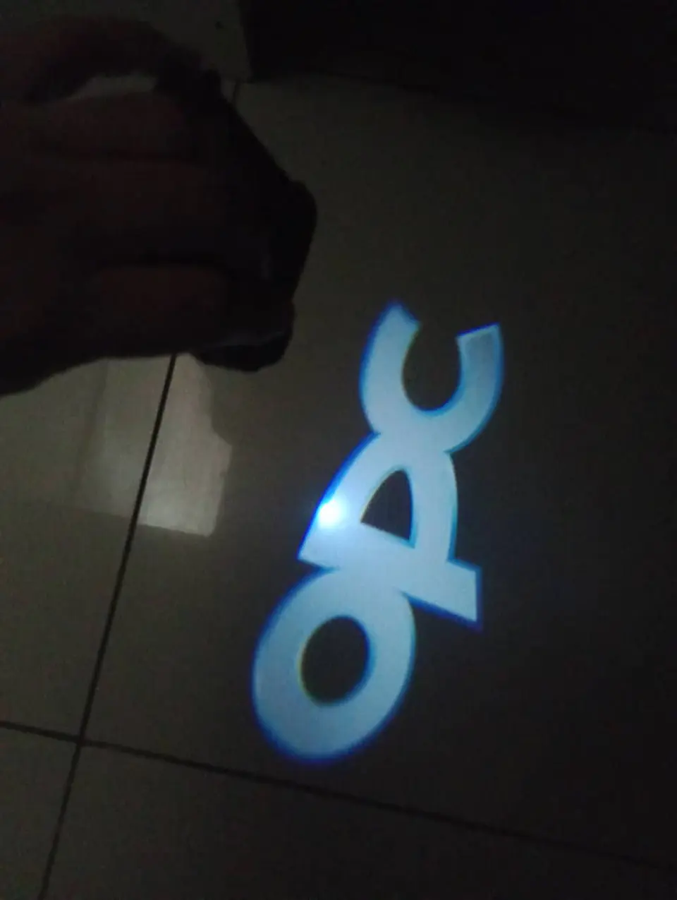 X2 luces LED cortesía puertas (a batería triple A) - OPC 3