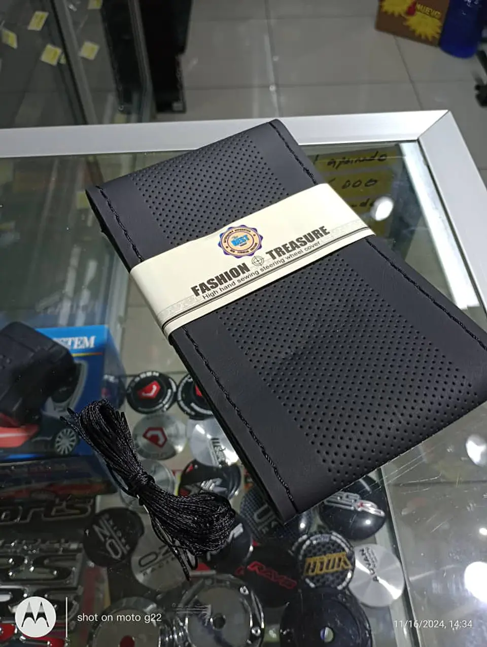 Forro volante cosido hilo Negro cuero liso 7