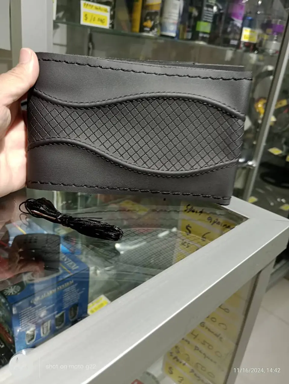 Forro volante cosido hilo Negro diseño cuadros 4