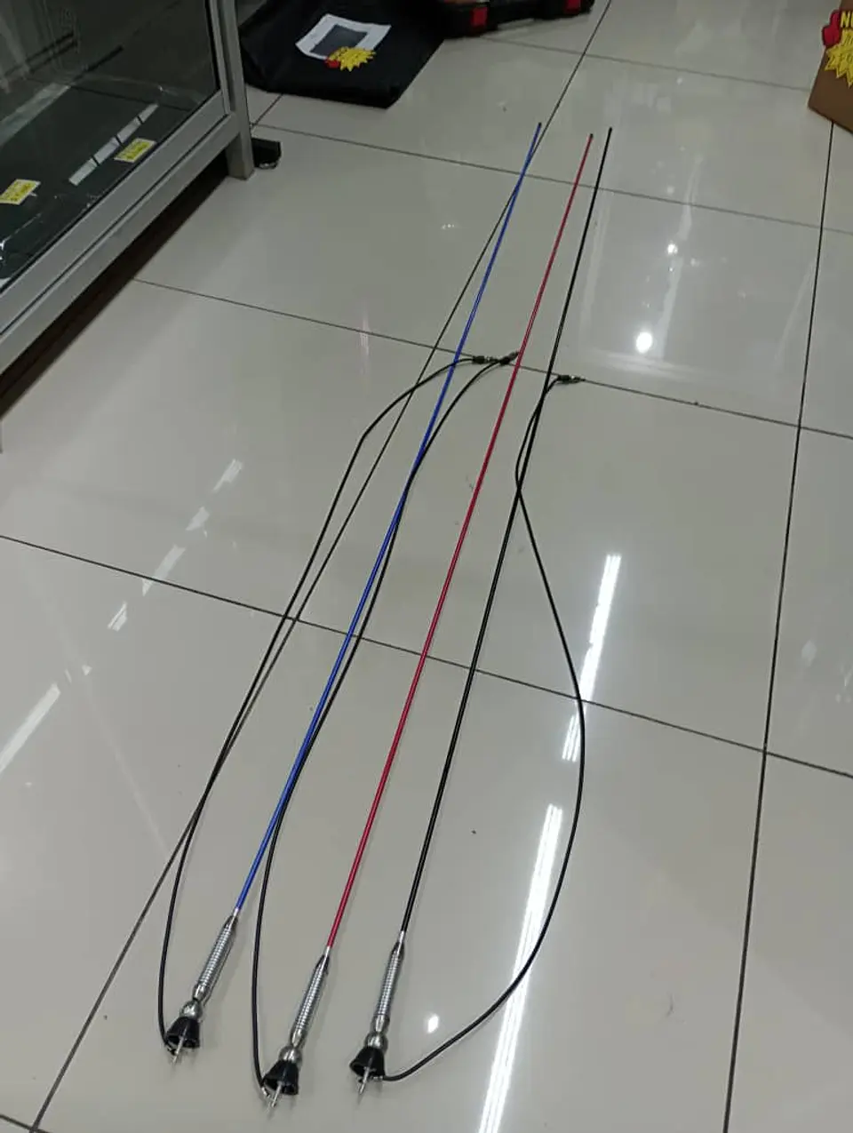 Antena flexible de 2 metros tipo látigo para vehículo 12