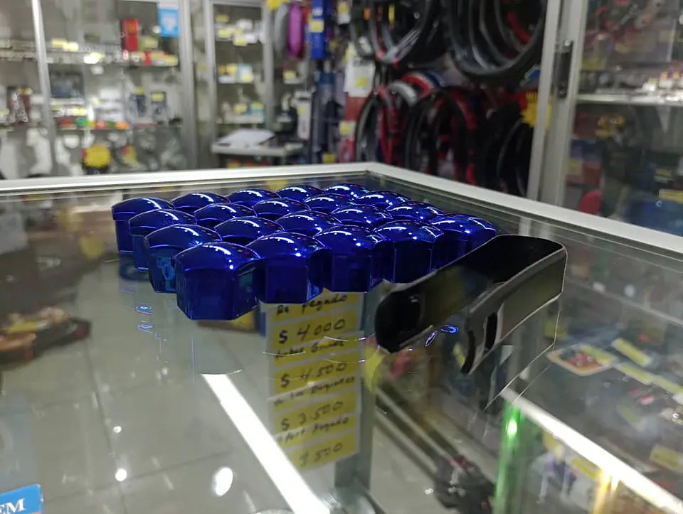 Cubierta de tuercas de neumáticos de auto, a prueba de polvo azul 4