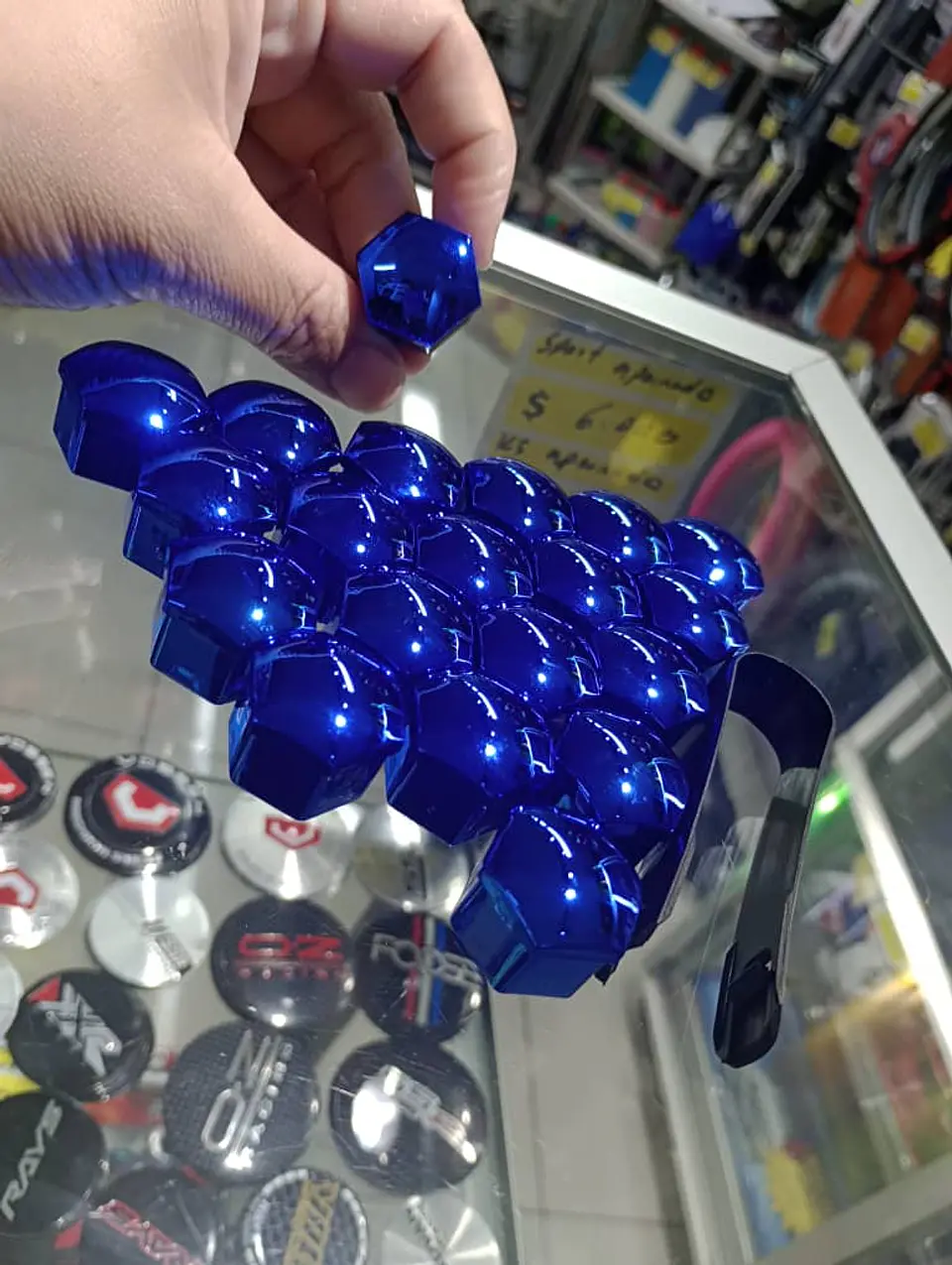 Cubierta de tuercas de neumáticos de auto, a prueba de polvo azul 5