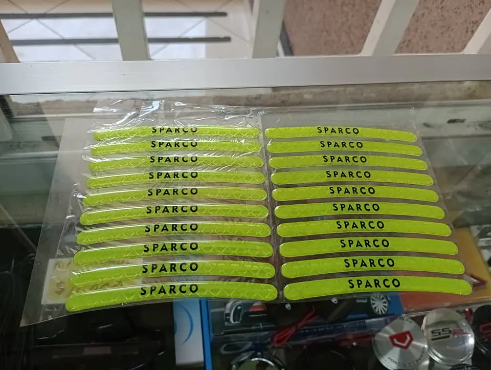 Kit STICKER adhesivos reflectivos Sparco para llantas ruedas de rines 1