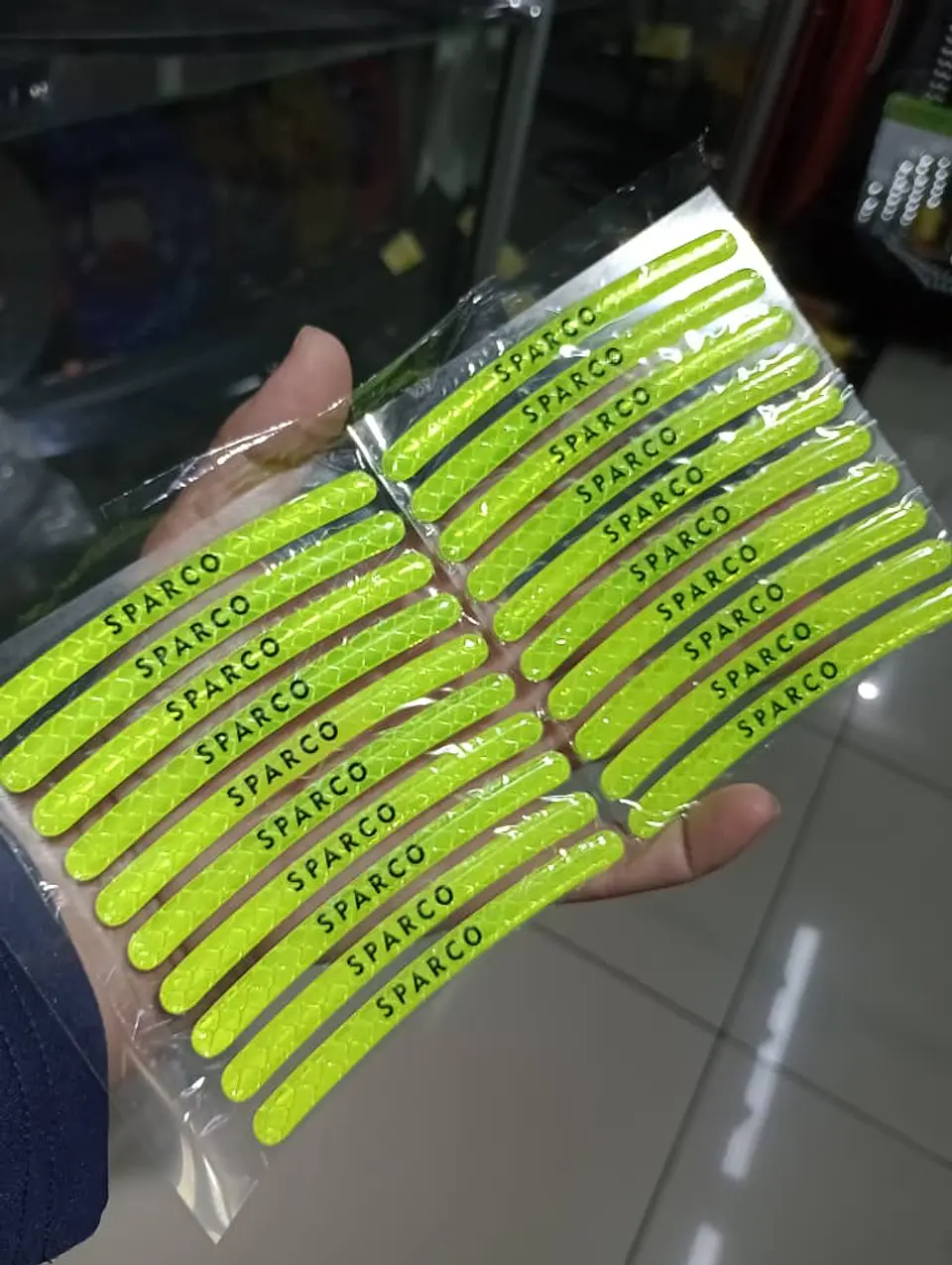 Kit STICKER adhesivos reflectivos Sparco para llantas ruedas de rines 7
