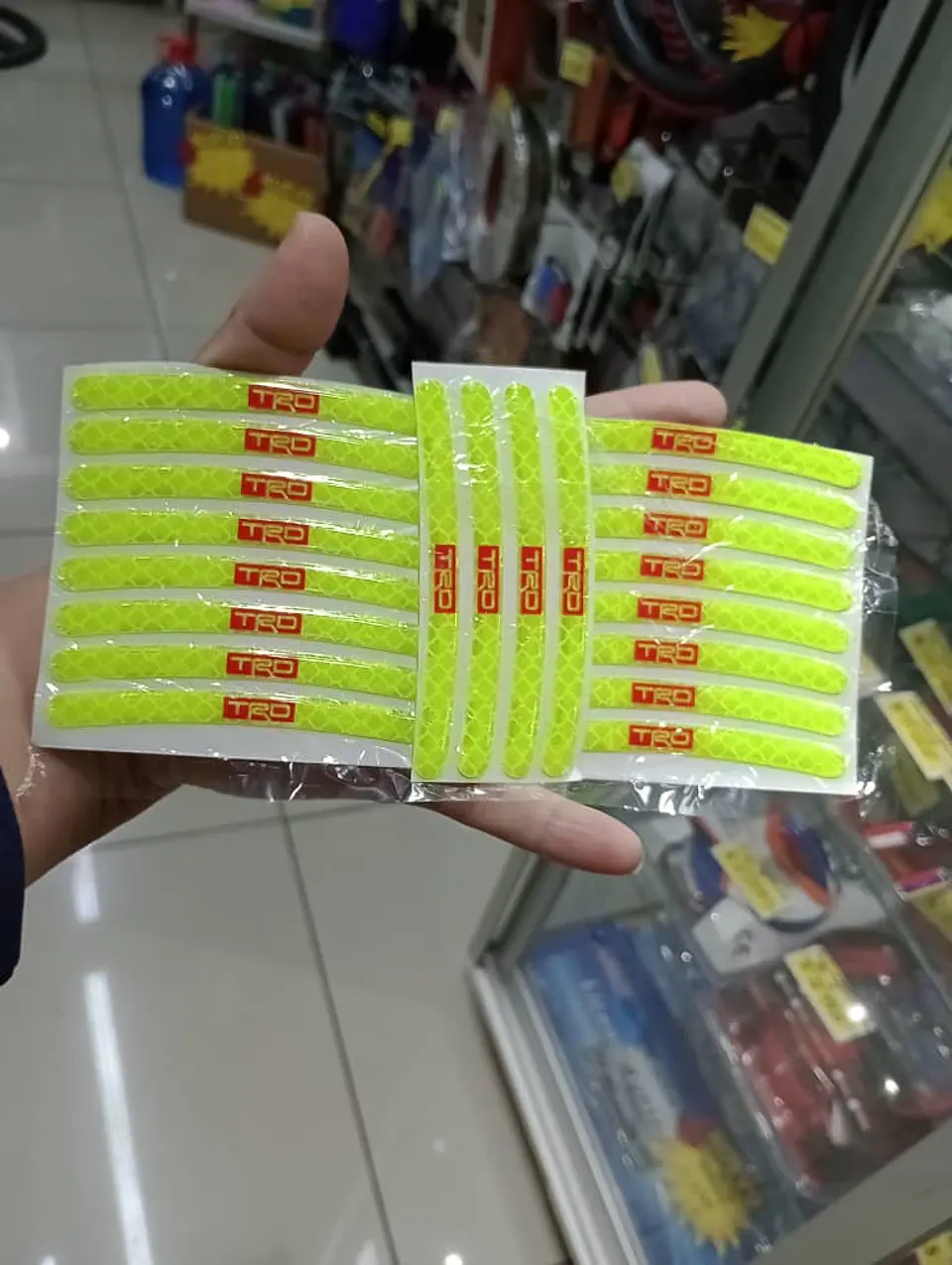 Kit STICKER adhesivos reflectivos TRD para llantas ruedas de rines 2