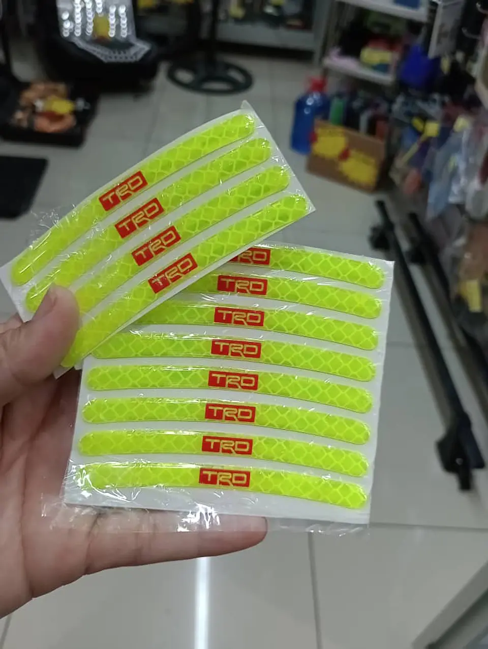 Kit STICKER adhesivos reflectivos TRD para llantas ruedas de rines 3