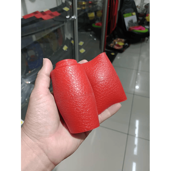 Funda cubre Volante de silicona para autos elastico color rojo 4