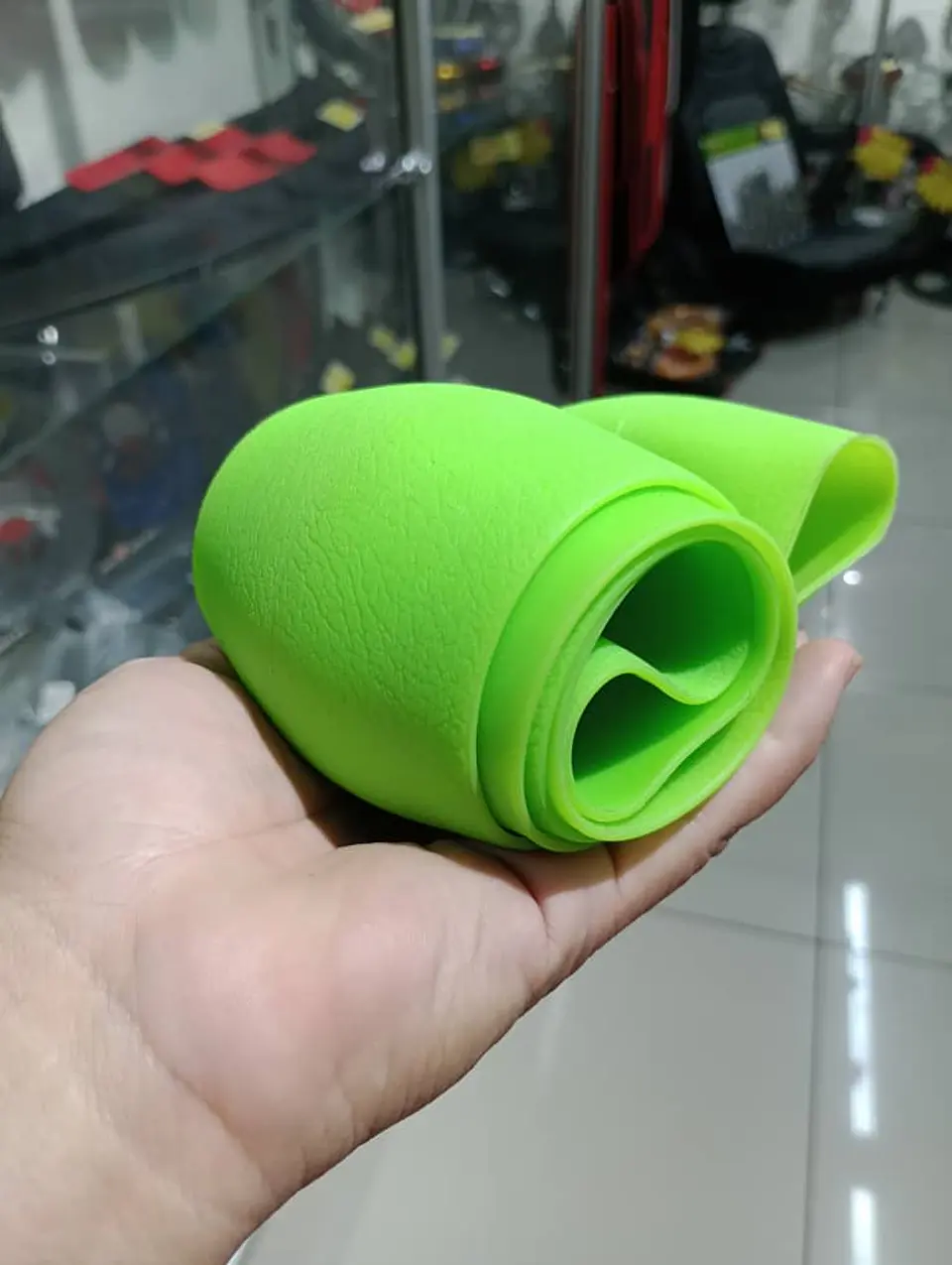 Funda cubre Volante de silicona para autos elastico color verde 2