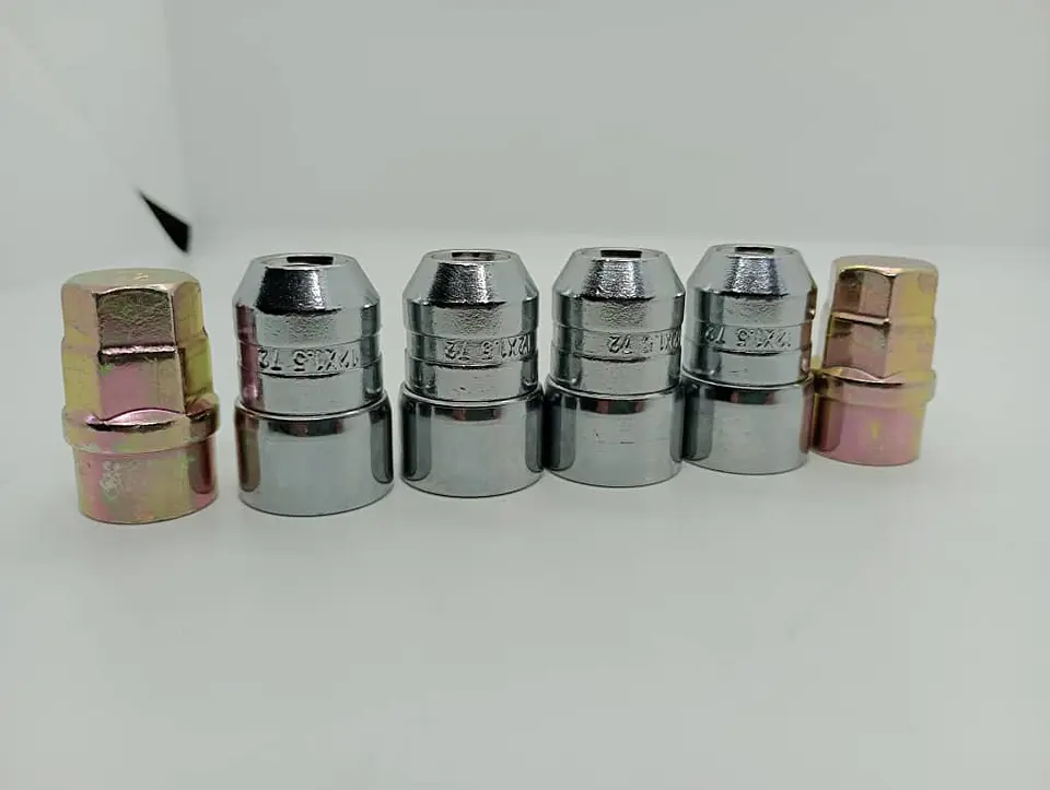 Juego 4 tuercas de seguridad con 2 llaves M12x1.25 - Plata 1