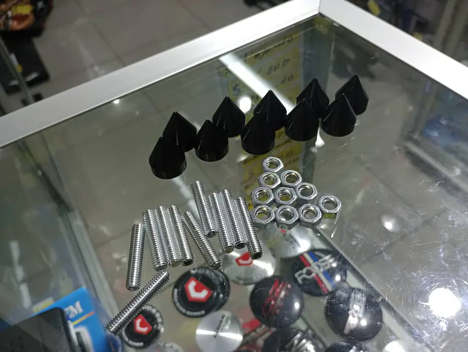 Set de 10 tornillos pernos con 10 Puntas para uso en motor NEGRO 7