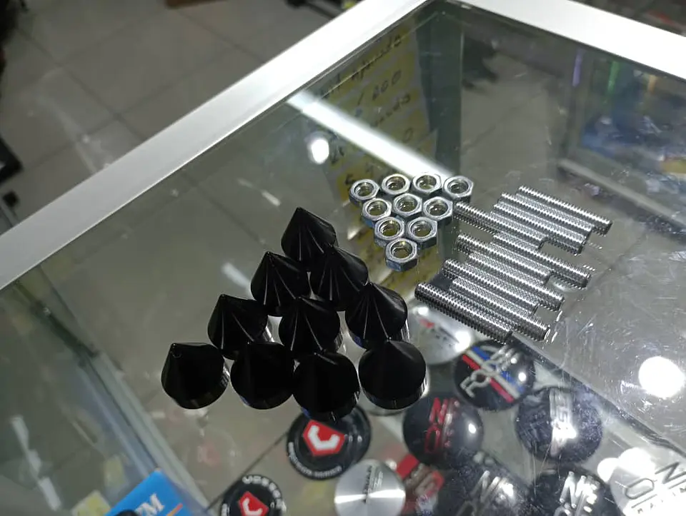 Set de 10 tornillos pernos con 10 Puntas para uso en motor NEGRO 5