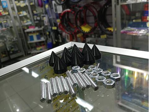Set de 10 tornillos pernos con 10 Puntas para uso en motor NEGRO