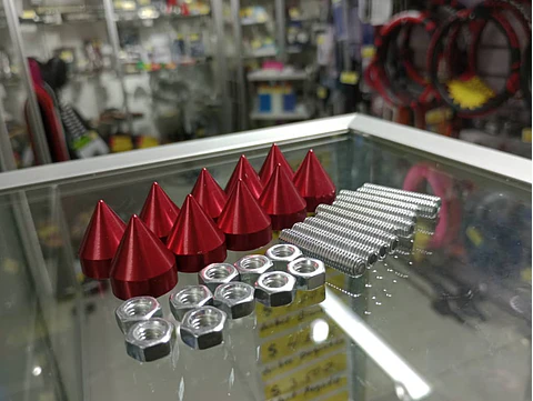 Set de 10 tornillos pernos con 10 Puntas para uso en motor