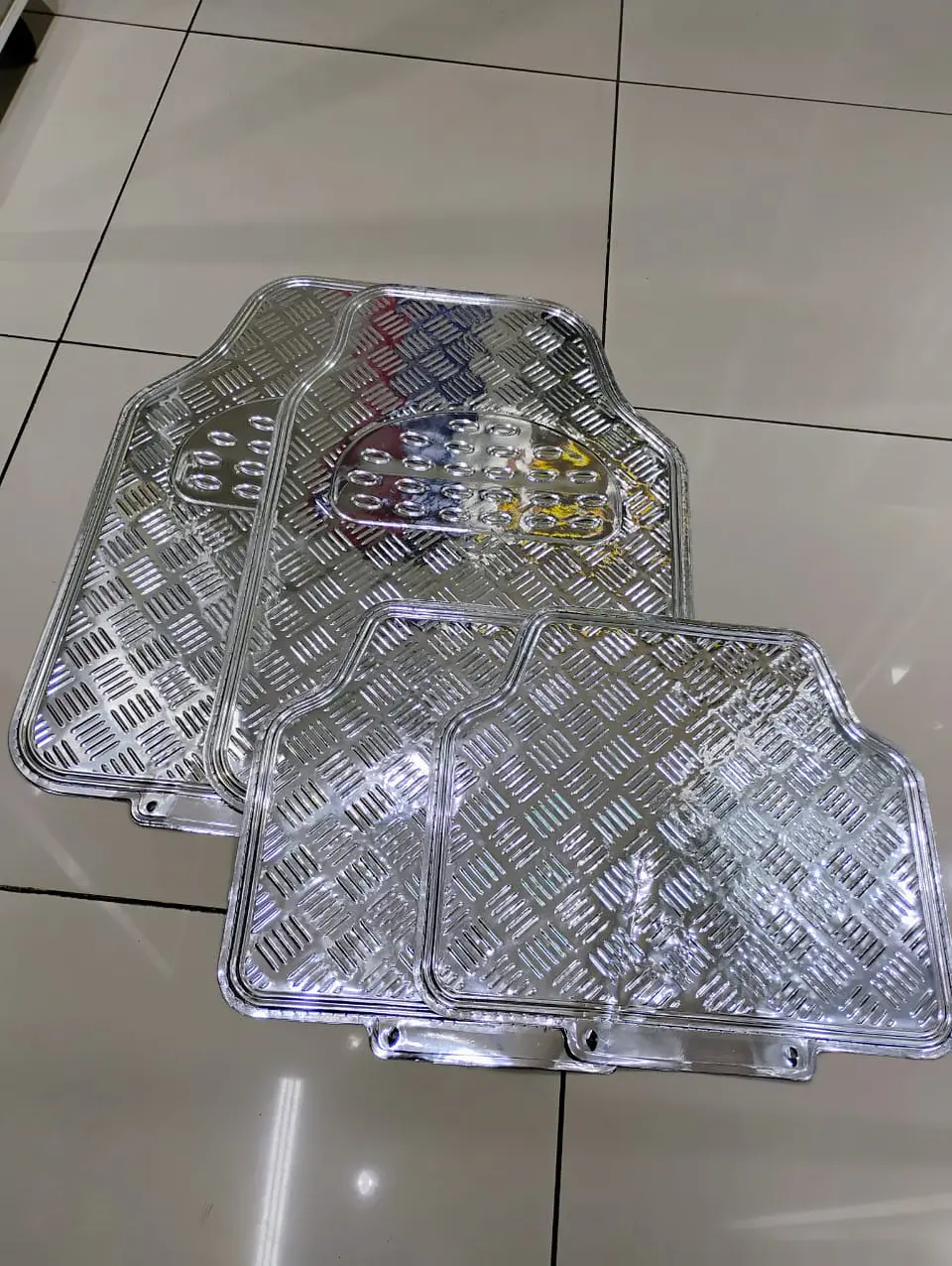 Alfombras pisos de auto diseño metálico plateado plata 4