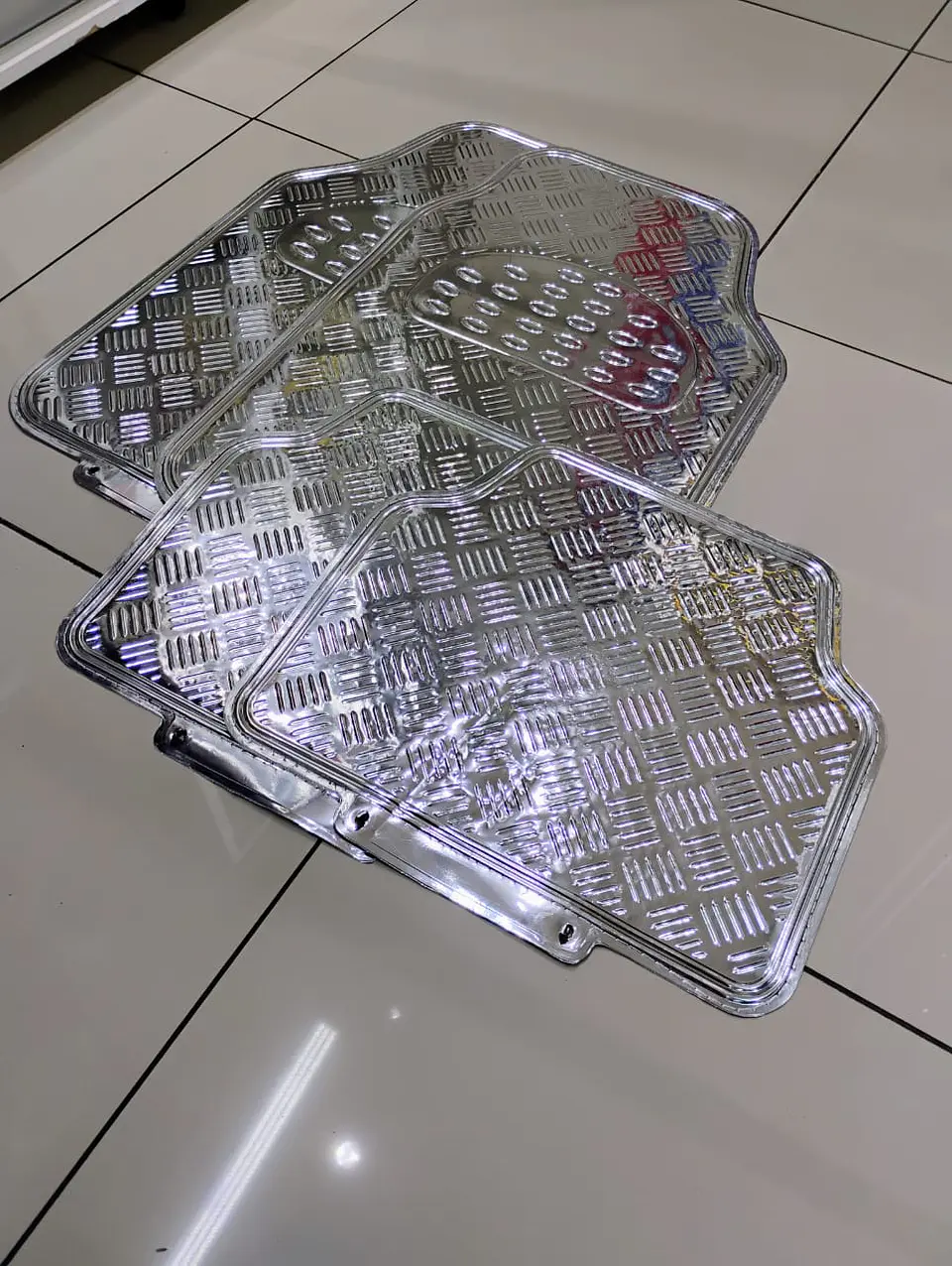 Alfombras pisos de auto diseño metálico plateado plata 6