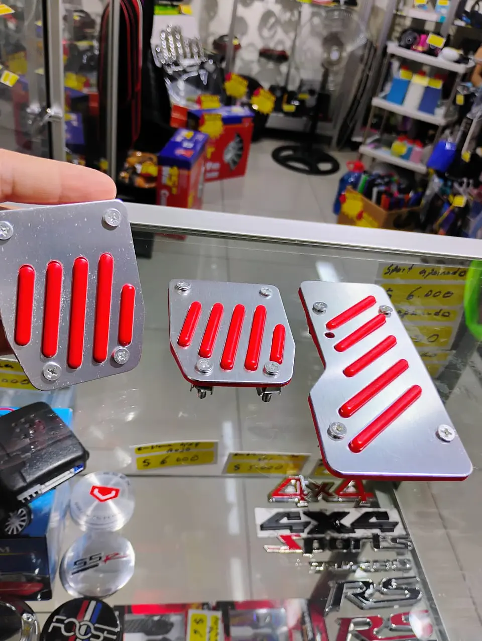 Set cubre pedales de auto 3 piezas de aluminio y goma 7