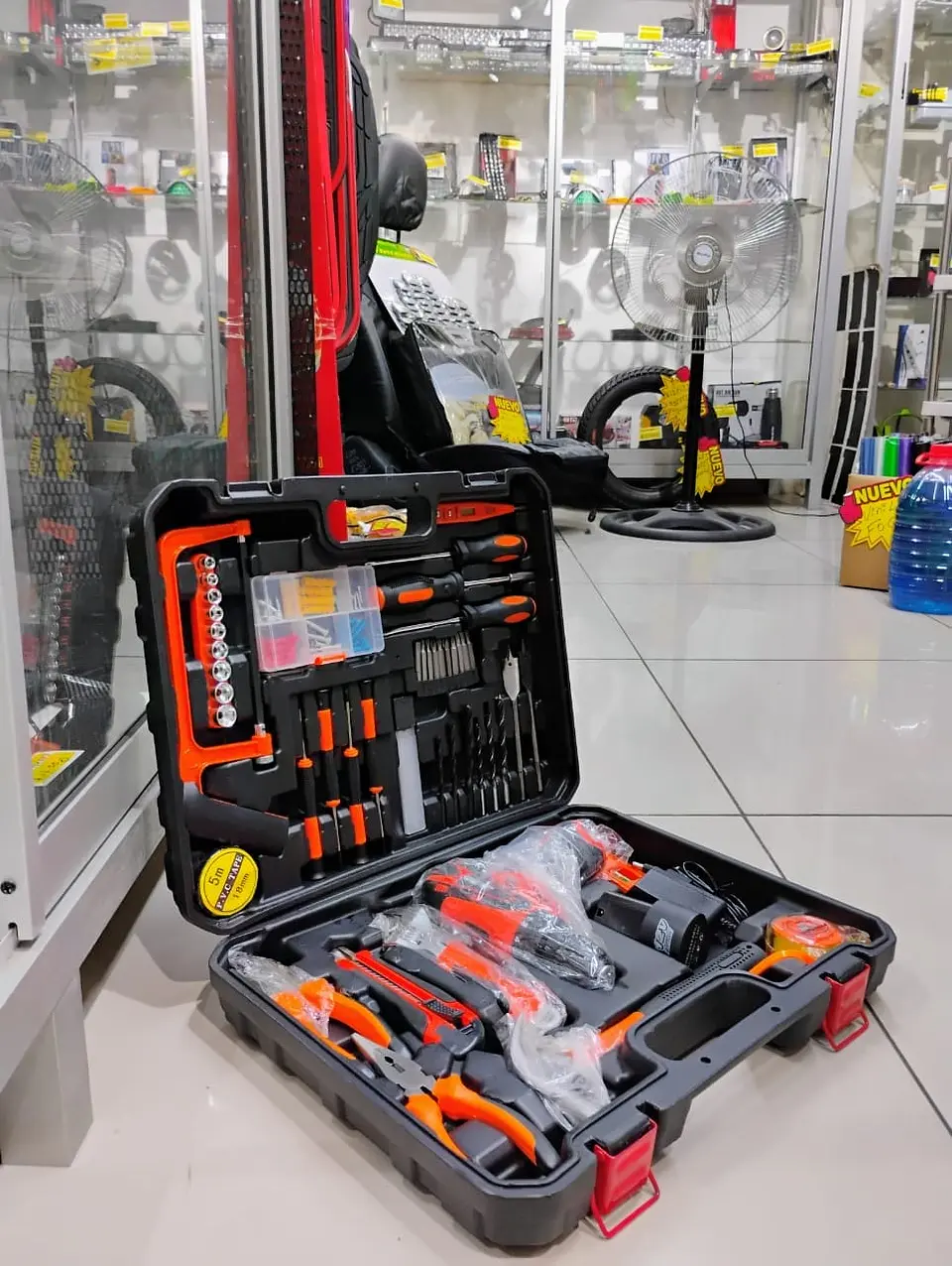 Multikit de herramientas 100 piezas con taladro atornillador 3