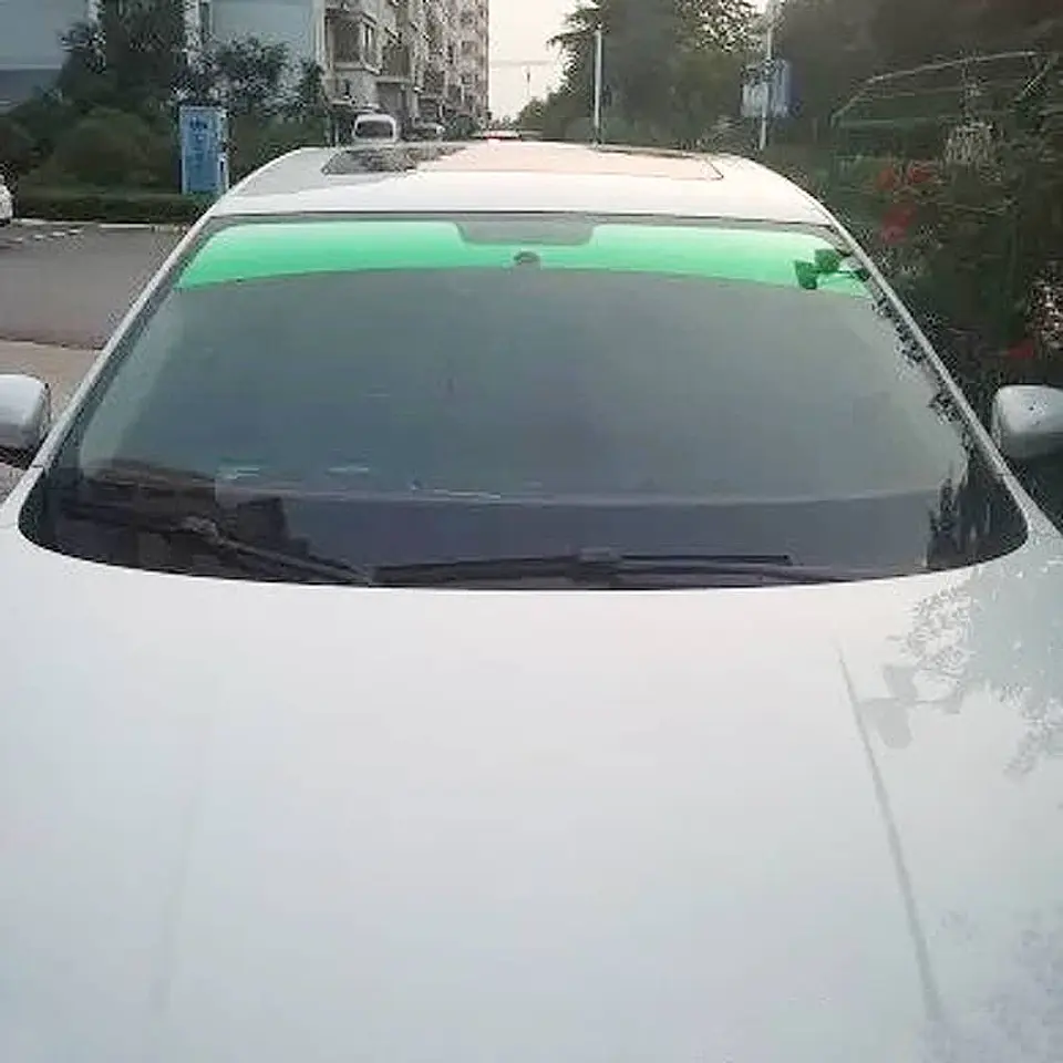 Película visera parasol universal de parabrisas de autos con 4