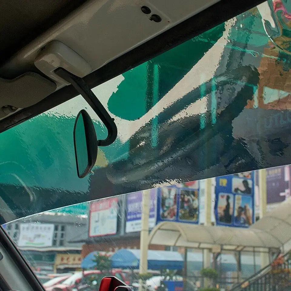 Película visera parasol universal de parabrisas de autos con 38