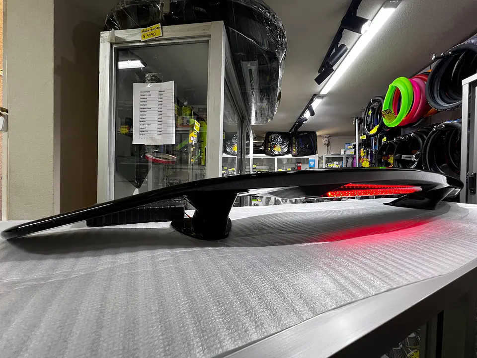 Liquidación Alerón GT, spoiler tunning decorativo universal negro 9
