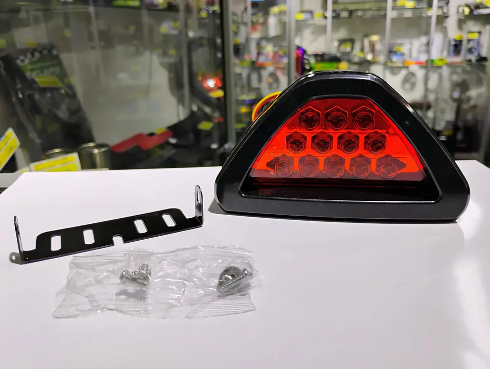Luz de señal de freno tipo F1, luz trasera tercer stop 12 LED 14