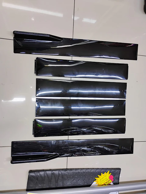 Faldon lateral 6 piezas Difusor universal para autos, negro brillante