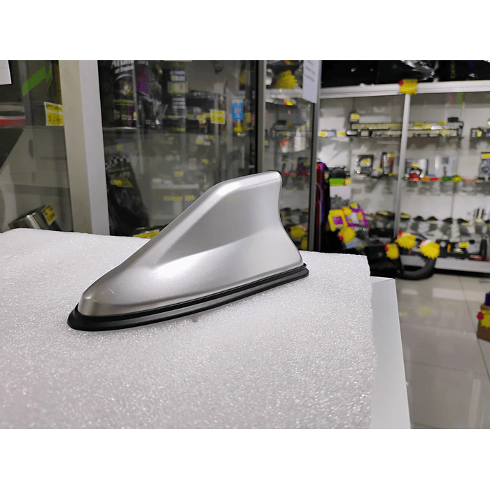 Antena aleta de tiburón *Con Base Negra* tunning gris plata  8