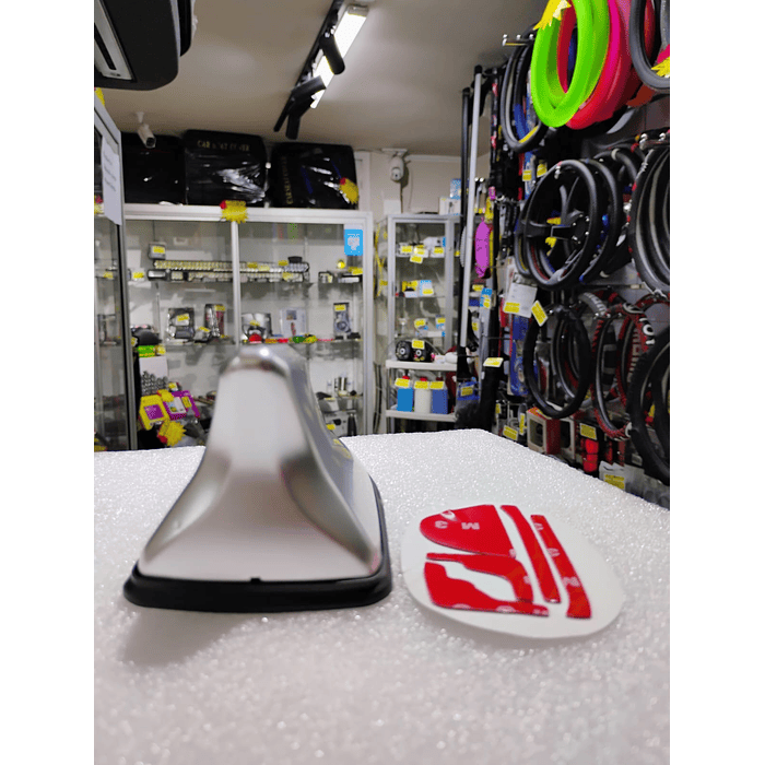 Antena aleta de tiburón *Con Base Negra* tunning gris plata  10